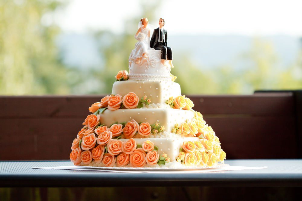 Word Cake Toppers to Personalize Your Wedding Cake