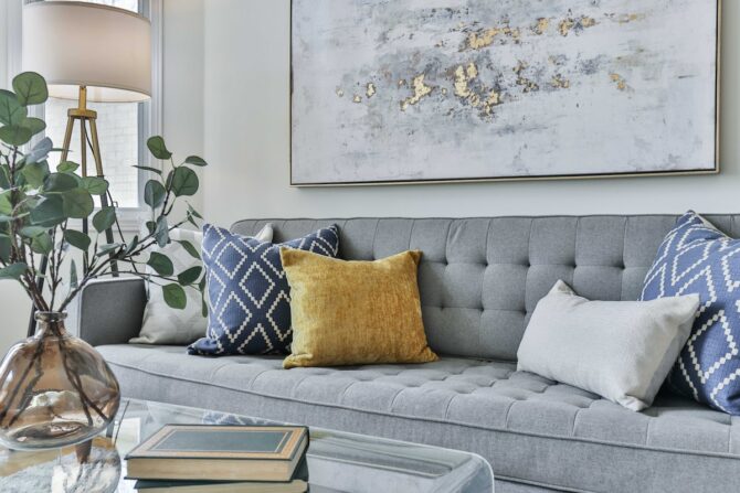 9 Tips for Decorating With Throw Pillows
